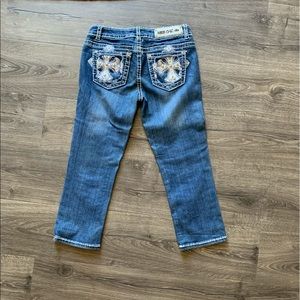 Dark washed Miss Chic capris